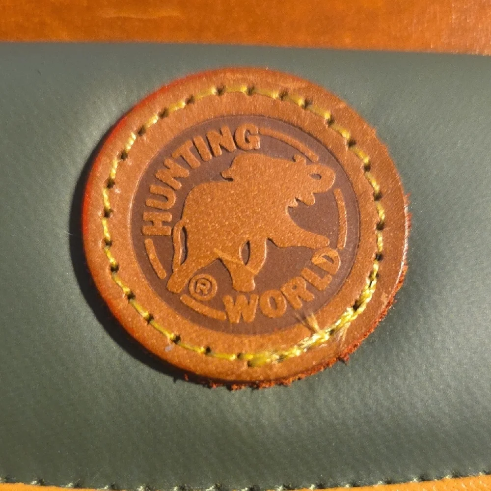 Hunting World Green Leather Key Wallet with Brown Logo